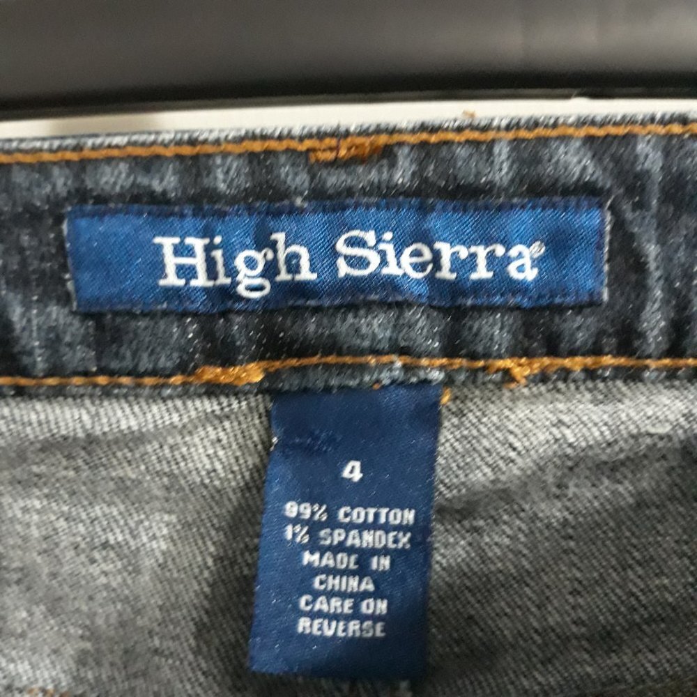 High Sierra Women's Cuffed Capris Blue Jeans - Picture 4 of 9
